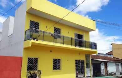 Imagem: A casa possui 5 Dormitórios, 5 Banheiros, 5 Vagas na garagem