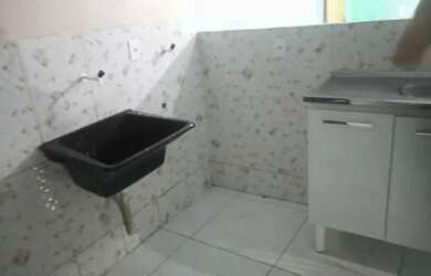 Imagem: A casa possui 3 Dormitórios, 1 Banheiro e está localizado