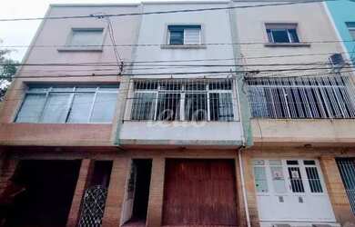 Imagem: A casa possui 3 Dormitórios, 2 Banheiros, 1 Vaga na garagem