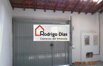 Imagem: A casa possui 2 Dormitórios, 1 Banheiro, 2 Vagas na garagem