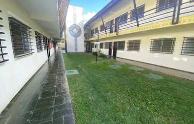 Imagem: O apartamento possui 1 Dormitório, 1 Banheiro, 32m² de Área