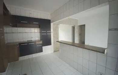 Imagem: A casa possui 3 Dormitórios, 2 Banheiros, 5 Vagas na garagem