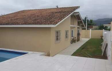 Imagem 4: Vendo troco casa litoral. Piscina, Churrasqueira, 200m² de Áreae4 Vagas...