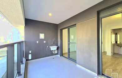 Imagem: O apartamento possui 1 Dormitório, 1 Banheiro, 1 Vaga na garagem