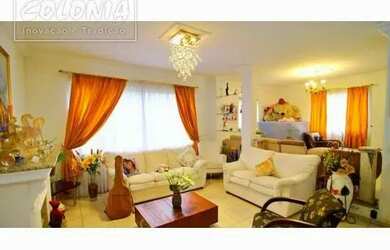 Imagem: A casa possui 4 Dormitórios, 5 Banheiros, 5 Vagas na garagem