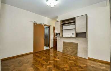 Imagem 3: Apartamento refomado a venda com 2 quartos e dependência revertida para...