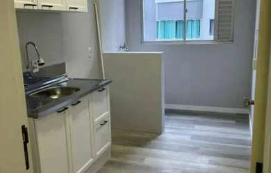 Imagem: O apartamento possui 2 Dormitórios, 1 Banheiro, 1 Vaga na garagem