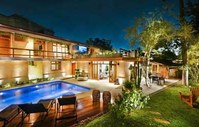 Imagem: Alphaville 4 - Casa reformada com vista permanente para a mata