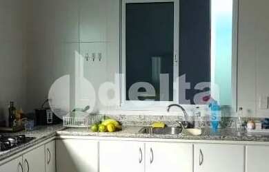 Imagem 8: Casa no condomínio Royal Park disponível para venda em Uberlândia-MG