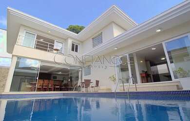 Imagem: A casa em condomínio possui 4 Dormitórios, 5 Banheiros, 5