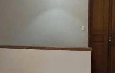 Imagem: A casa possui 5 Dormitórios, 3 Banheiros, 2 Vagas na garagem