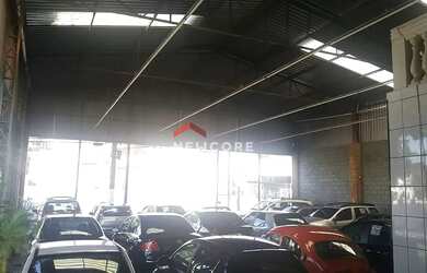 Imagem: O depósito possui 5 Vagas na garagem, 315m² de Área e está