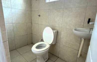 Imagem: A casa possui 1 Dormitório, 1 Banheiro, 32m² de Área e está