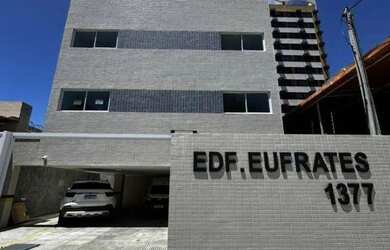 Imagem: O apartamento possui 1 Dormitório, 1 Banheiro, 1 Vaga na garagem