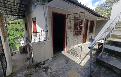 Imagem: A casa possui 4 Dormitórios, 4 Banheiros, 350m² de Área e