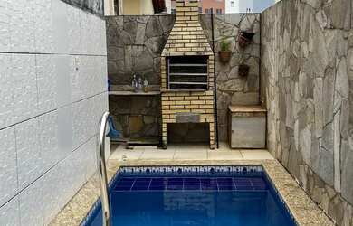 Imagem: A casa em condomínio possui 4 Dormitórios, 3 Banheiros, 1