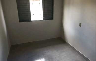 Imagem 3: CASA SETOR JARDIM EUROPA DE DOIS QUARTOS SALA COZINHA E GARAGEM