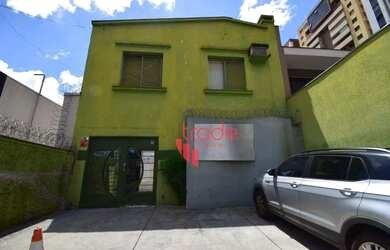 Imagem: O depósito possui 3 Vagas na garagem, 268m² de Área e está