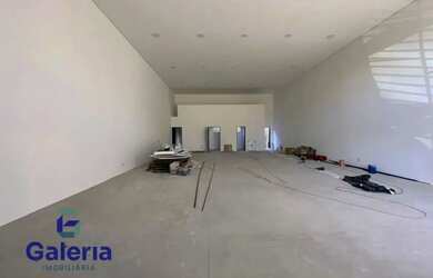 Imagem: O depósito possui 3 Vagas na garagem, 250m² de Área e Imóvel