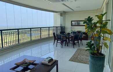 Imagem: O apartamento possui 3 Dormitórios, 5 Banheiros, 4 Vagas na