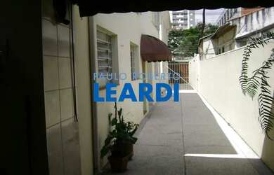 Imagem: O terreno possui 892m² de Área e está localizado em Barra