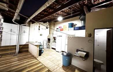 Imagem: A casa em condomínio possui 3 Dormitórios, 2 Banheiros, 2