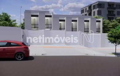 Imagem: A casa possui 2 Dormitórios, 2 Banheiros, 2 Vagas na garagem