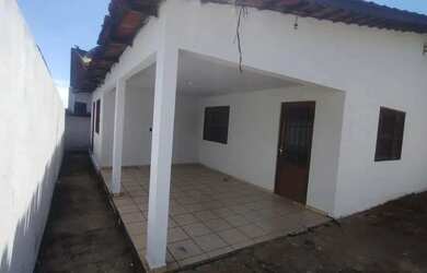 Imagem: A casa possui 3 Dormitórios, 3 Banheiros, 3 Vagas na garagem