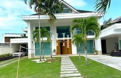 Imagem: A casa em condomínio possui 5 Dormitórios, 5 Banheiros, 2