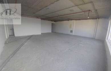 Imagem: O depósito possui 2 Vagas na garagem, 107m² de Área e está