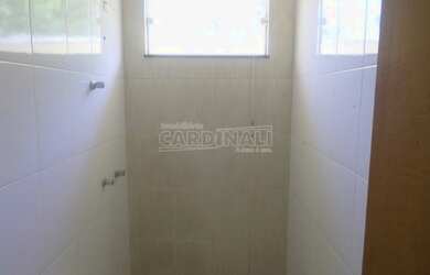 Imagem: A casa possui 2 Dormitórios, 1 Banheiro, 2 Vagas na garagem