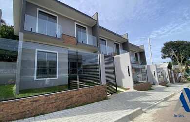 Imagem: A casa possui 3 Dormitórios, 2 Banheiros, 1 Vaga na garagem