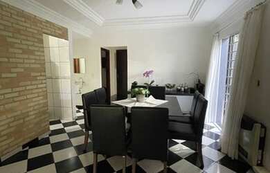 Imagem: A casa em condomínio possui 4 Dormitórios, 5 Banheiros, 4