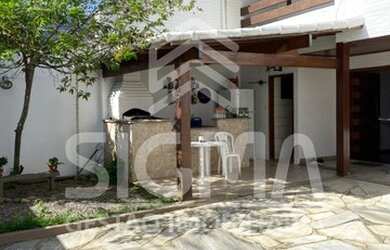 Imagem: A casa possui 5 Dormitórios, 5 Banheiros, 2 Vagas na garagem