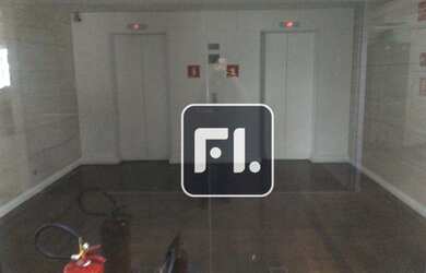 Imagem: O depósito possui 3 Vagas na garagem, 185m² de Área e está