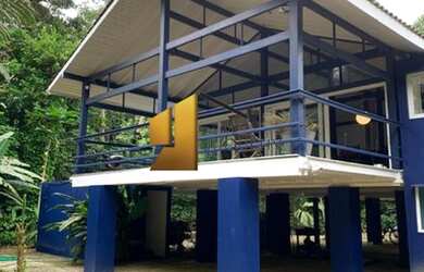 Imagem: A casa em condomínio possui 5 Dormitórios, 5 Banheiros, 300m²