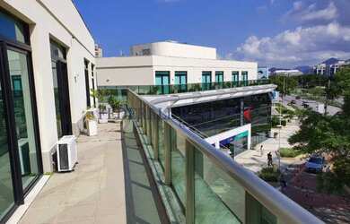 Imagem: O depósito possui 5 Vagas na garagem, 592m² de Área e está