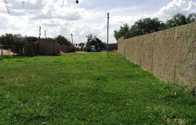 Imagem: O terreno possui 228m² de Área e está localizado em Vila