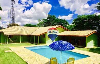 Imagem: A casa em condomínio possui 4 Dormitórios, 2 Banheiros, 3