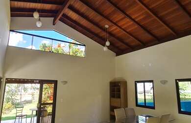 Imagem: A casa em condomínio possui 2 Dormitórios, 2 Banheiros, 2