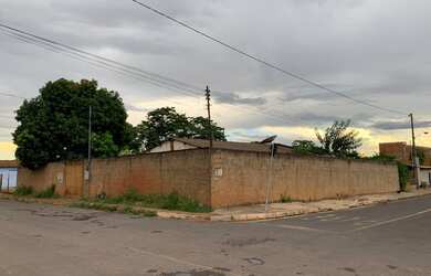 Imagem: O terreno possui 574m² de Área e está localizado em Três