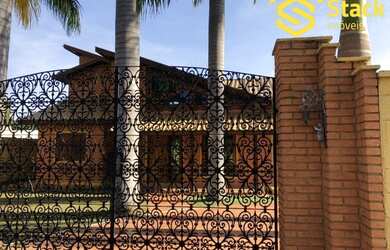 Imagem: A casa em condomínio possui 3 Dormitórios, 3 Banheiros, 5