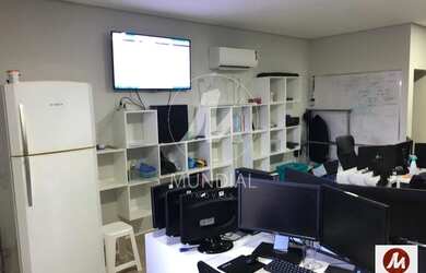 Imagem: O depósito possui 2 Vagas na garagem e 55m² de Área e está