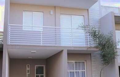 Imagem: A casa em condomínio possui 3 Dormitórios, 3 Banheiros, 2