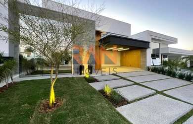 Imagem: A casa em condomínio possui 3 Dormitórios, 4 Banheiros, 4