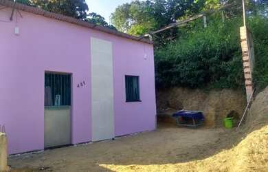 Imagem: A casa possui 1 Dormitório, 1 Banheiro e está localizado