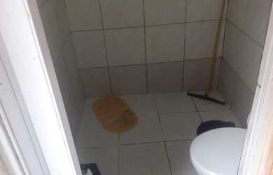 Imagem: A casa possui 2 Dormitórios, 1 Banheiro, 1 Vaga na garagem