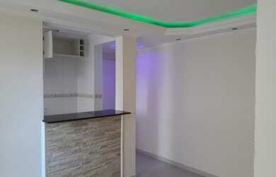 Imagem: O apartamento possui 2 Dormitórios, 1 Banheiro, 1 Vaga na garagem