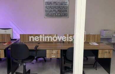 Imagem: O depósito possui 5 Vagas na garagem, 1.178m² de Área e