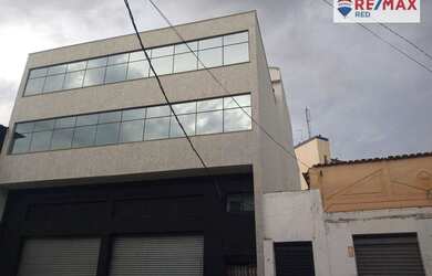 Imagem: O depósito possui 1 Vaga na garagem, 250m² de Área e está